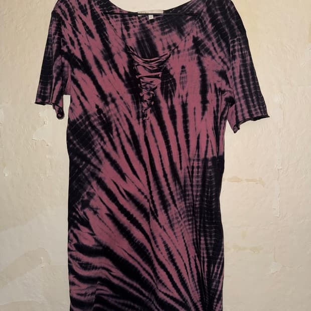 “maje”Tie-dye neck strap p point T-shirt