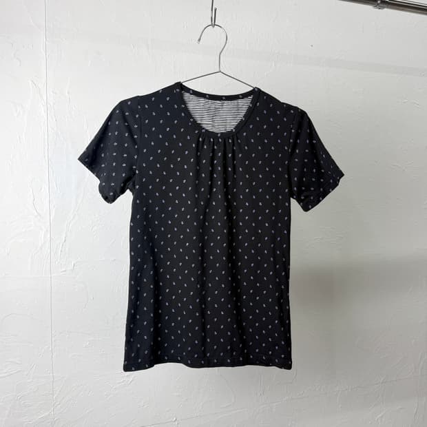 Co Kinu 체리 반팔 티셔츠