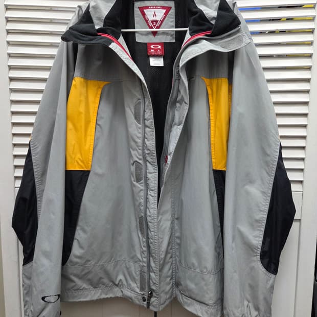 오클리 90s 아카이브 로드퓨얼3 집업 자켓