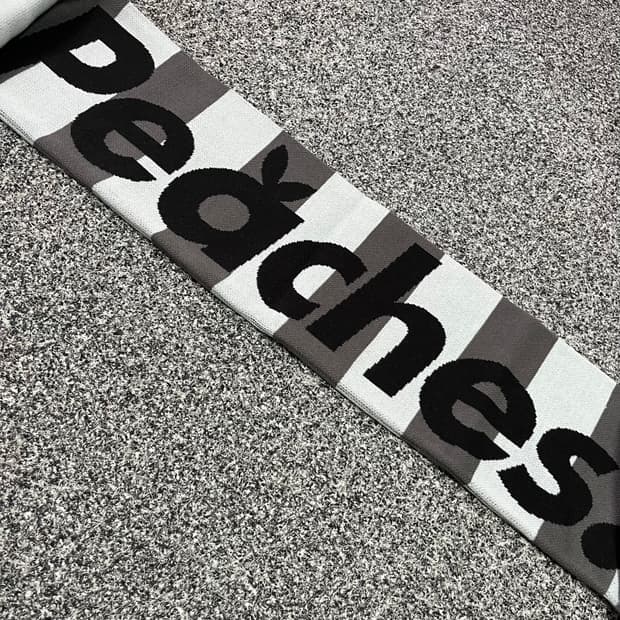 Peaches 피치스 머플러 그레이 슬로건