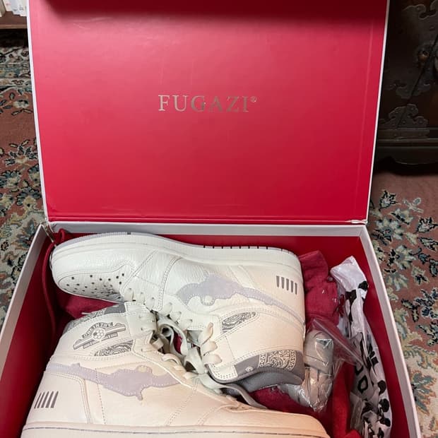 (280) Fugazi One in the chamber 화이트