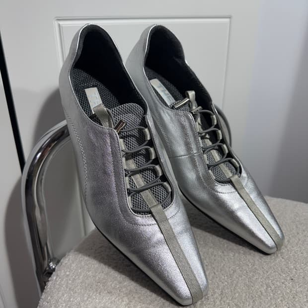 더일마 porty sporty heels 235