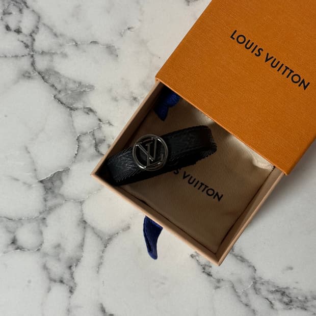 [새상품,21] 루이비통 LV 팔찌 블랙