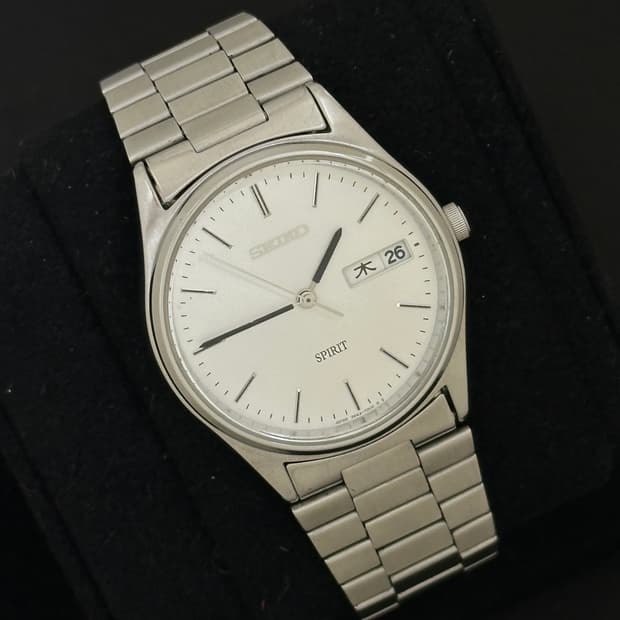 세이코 스피릿 라운드 쿼츠 시계