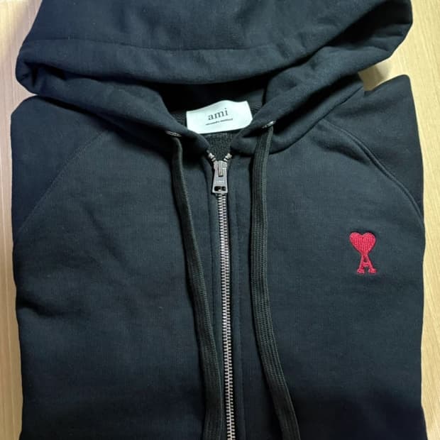 아미 AMI 하트 로고 블랙 후드집업