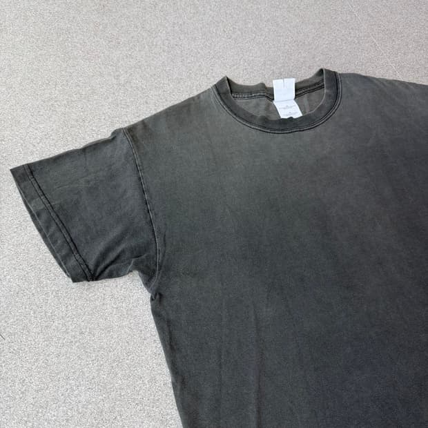 00s Vintage Gildan Faded Blank Tee