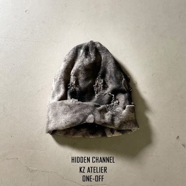 KZ ATELIER Distressed Beanie