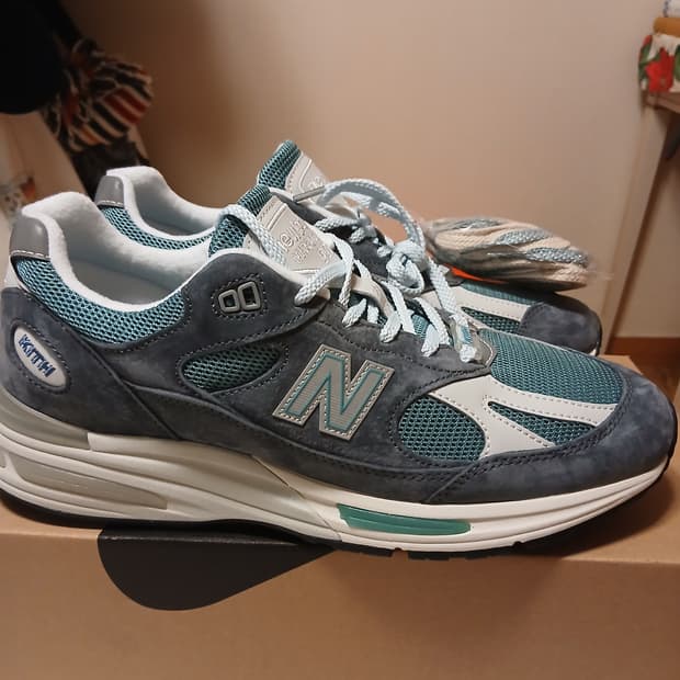 뉴발란스&키스 991 v2 