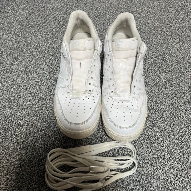 나이키 에어포스 스니커즈
