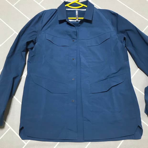 아크테릭스 버튼 셔츠 자켓 