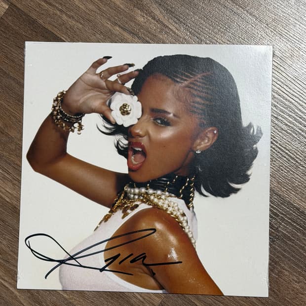 Tyla 타일라 친필싸인 LP