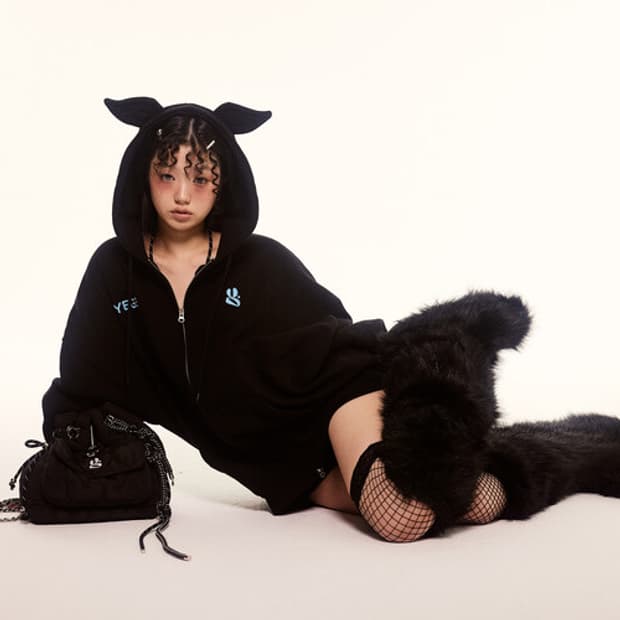 예그) 윙 후드집업