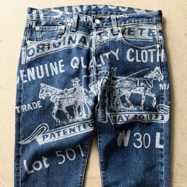  Levi's 501 Print Straight Jeans