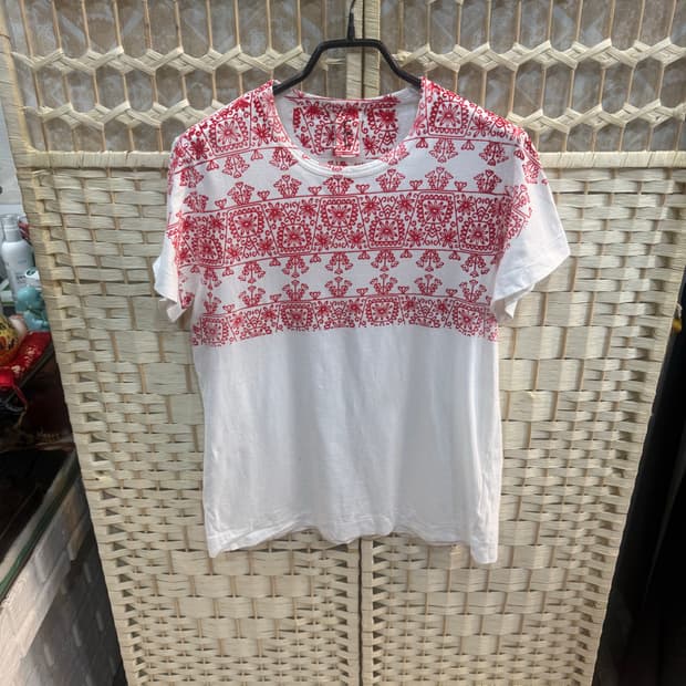 66 정품 꼼데가르송 반팔 팝니다