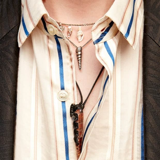 생로랑 소라 목걸이