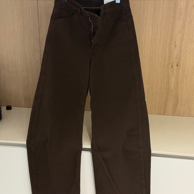 르메르 트위스트 팬츠 2024