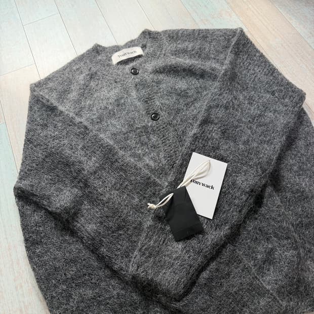 토니웩 울 모헤어 가디건 새상품 판매합니다