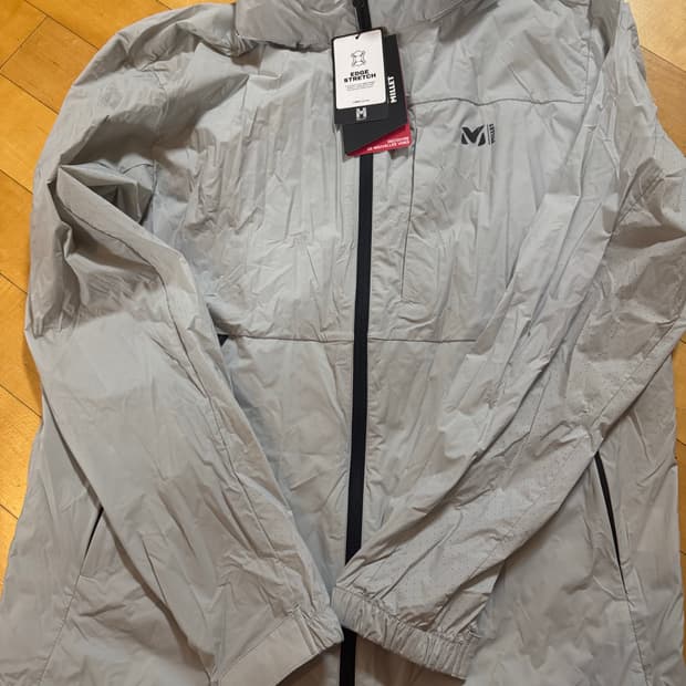 밀레 하이브리드 방풍 바람막이