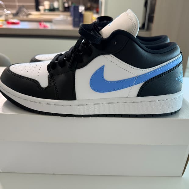 나이키 조던1 로우 유니버시티 블루 275(w)
