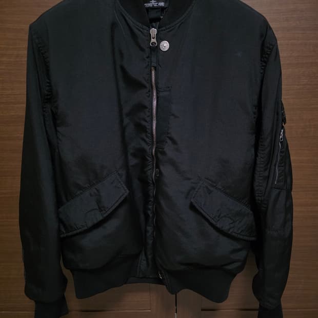 스톤아일랜드 쉐도우 할로우코어 봄버자켓 블랙 XL