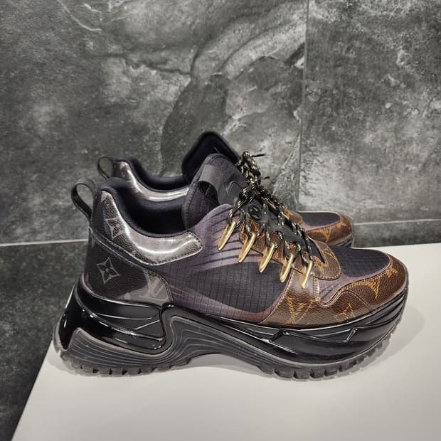 루이비통 런어웨이 펄스 265~270 