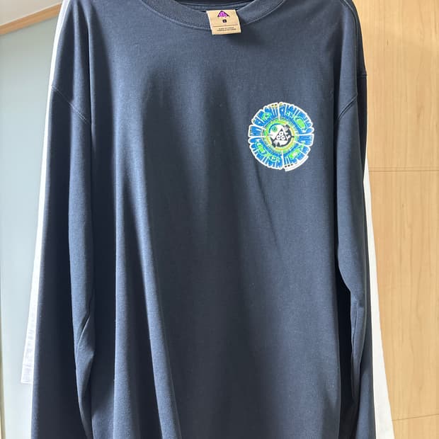 나이키 acg 검정 롱슬리브 티셔츠