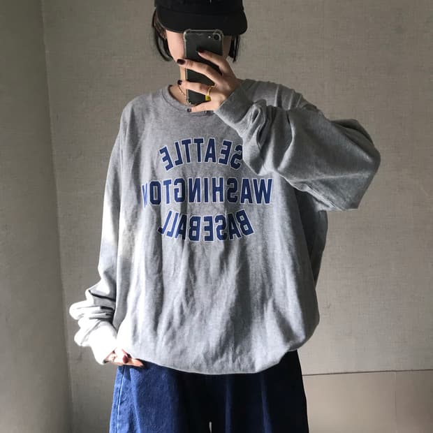 챔피온 그레이 베이스볼 오버핏 맨투맨