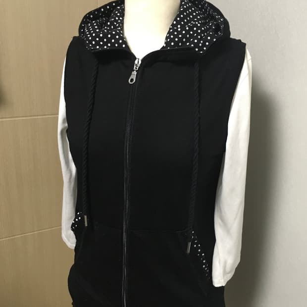 일본빈티지 도트 블랙 후드 조끼 베스트