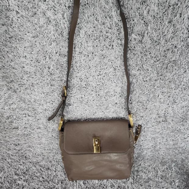 마크제이콥스 레더 크로스백