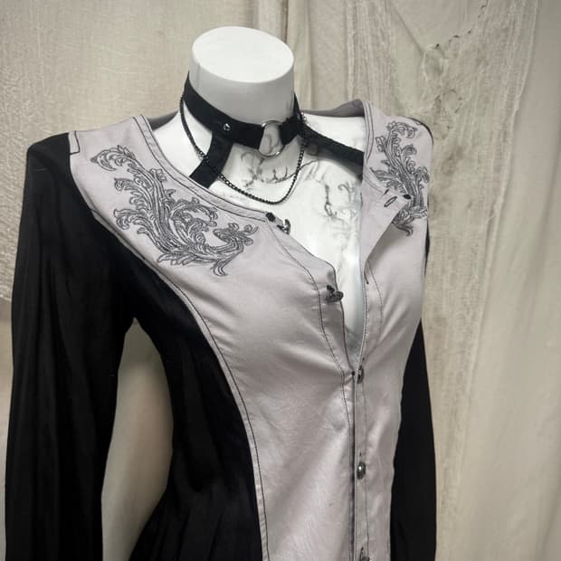 ALGONQUINS Neck Detail Shirt