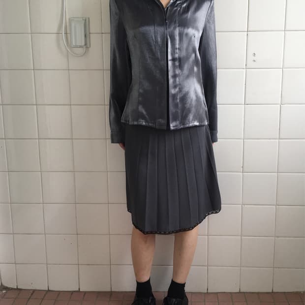 Ruffle point glossy jackt