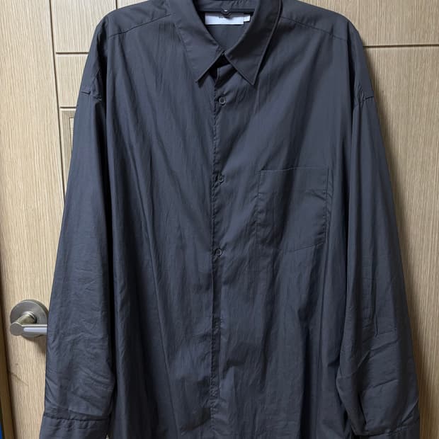 그라프페이퍼 차콜그레이 셔츠 1사이즈 판매합니다