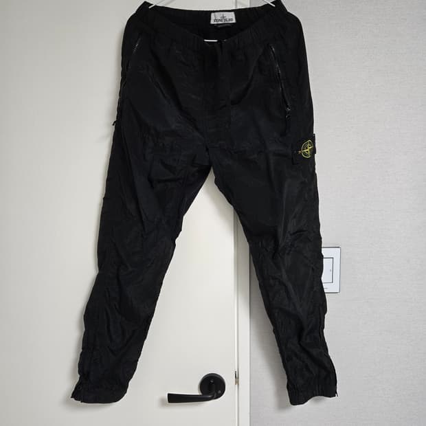 18fw 스톤아일랜드 나일론메탈 팬츠 S사이즈팝니다