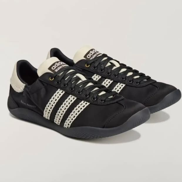 아디다스 웨일즈보너 웨일스보너 카린타 로 블랙 260