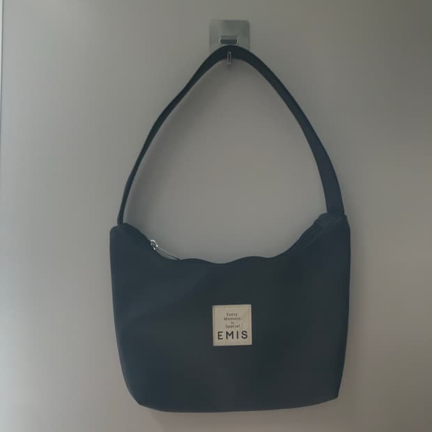 emis black shoulder bag
