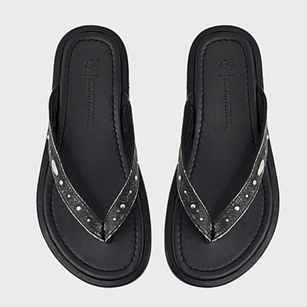 Stud cowskin flip flops_black beige