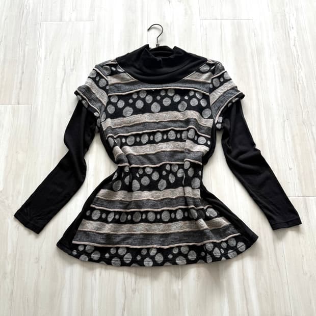 Dot stripe layered knit top