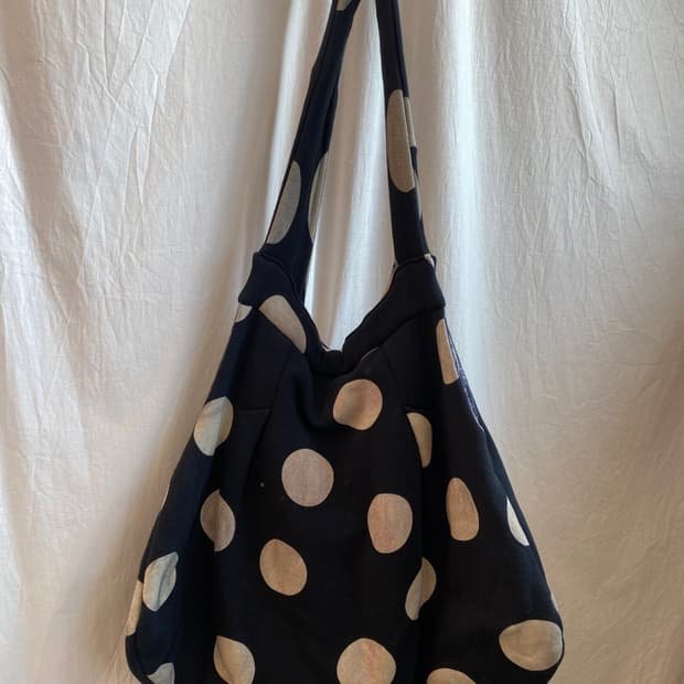 네이비 도트 빅숄더백