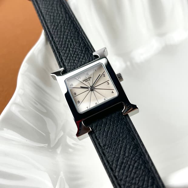 HERMES H hour watch PM size