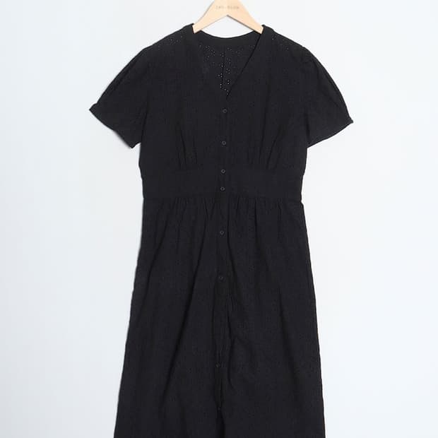 G U EyeletLace One-Piece