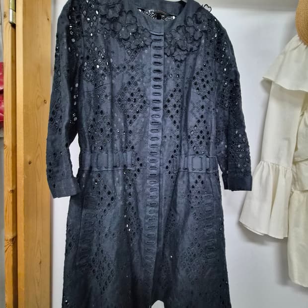 기비 펀칭자수 린넨 자켓