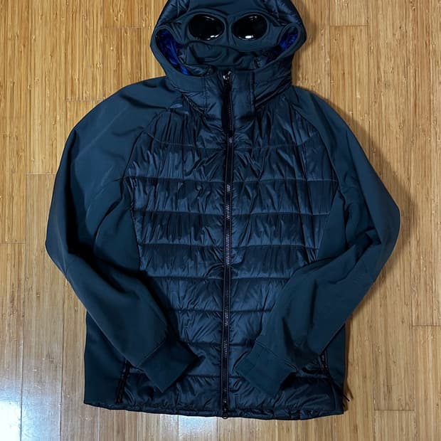 C.P. Company 고글 쉘 경량 패딩