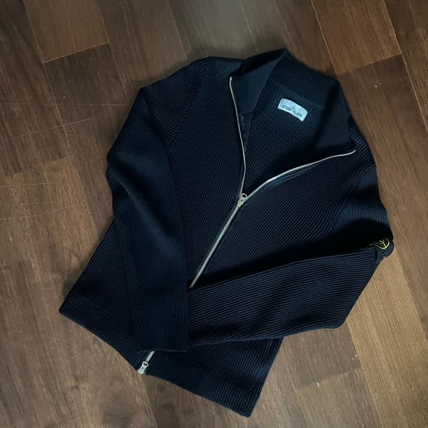 스톤아일랜드 리브드 니트 네이비 집업 (L)