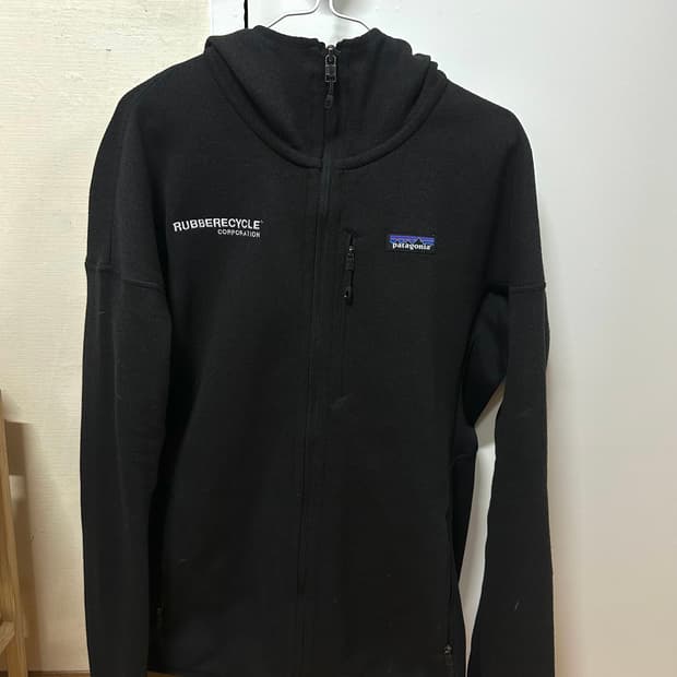 파타고니아 폴리스 집업 블랙