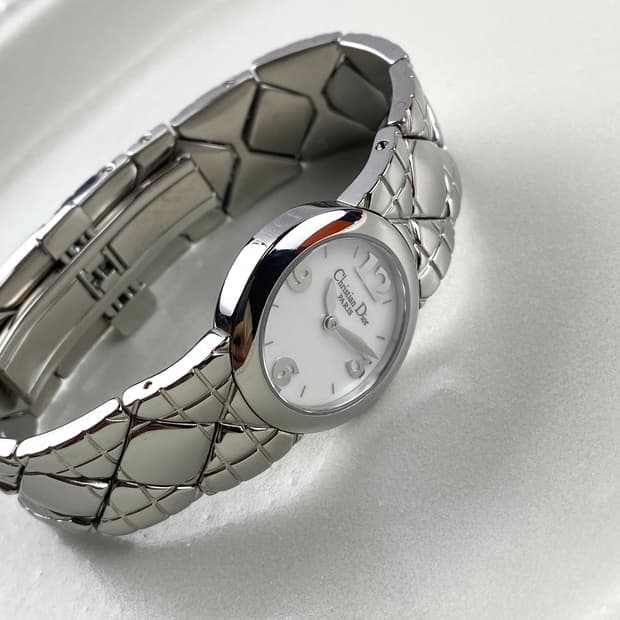 DIOR round shell dial watch 