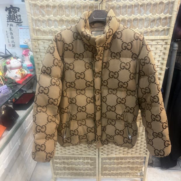 52/105/21fw 정품 구찌 로고 패딩 팝니다