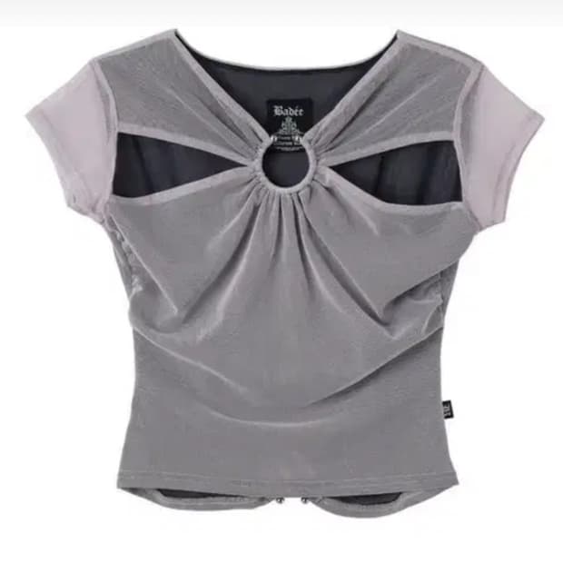 badee 배디 Cut-Out Piercing Crop Top