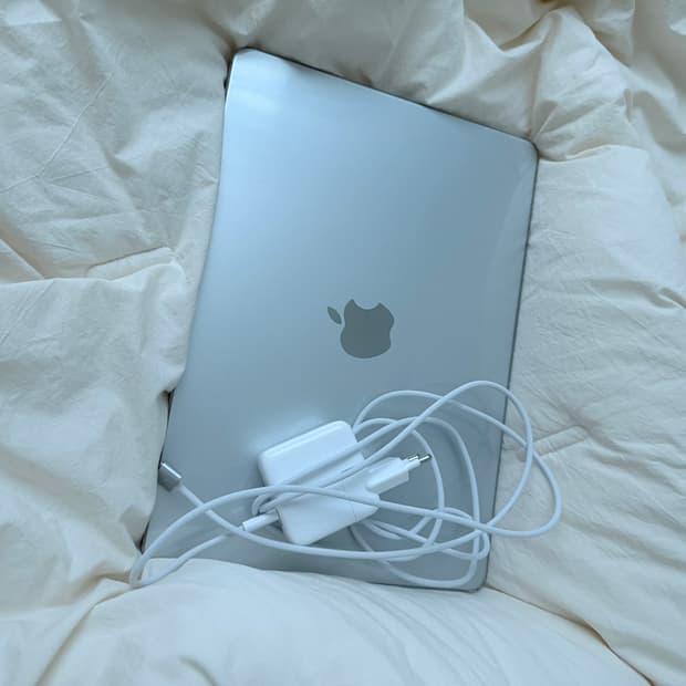 맥북 에어 m3 실버 새상품급