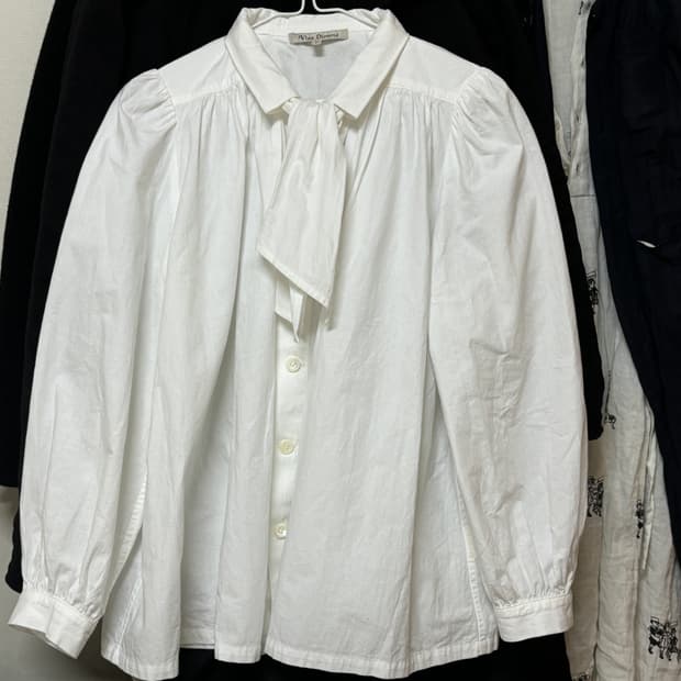 블라스블럼 타이 블라우스(시착)