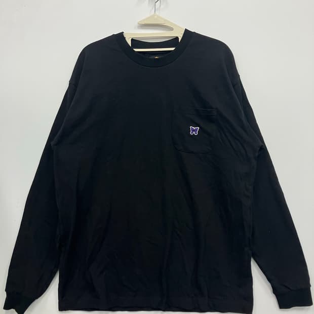 니들스 롱 슬리브